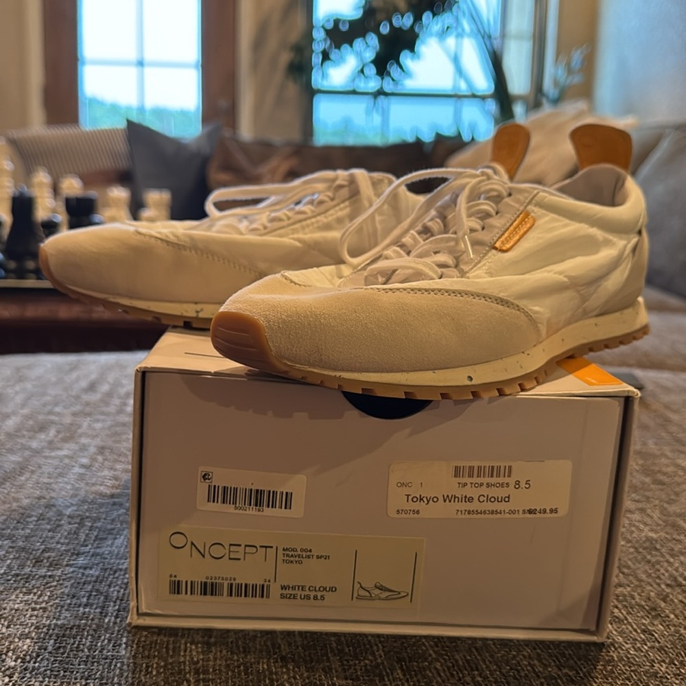 ONCEPT TOKYO SNEAKERS NEW- never worn 8.5 Made in Italy (rare)
